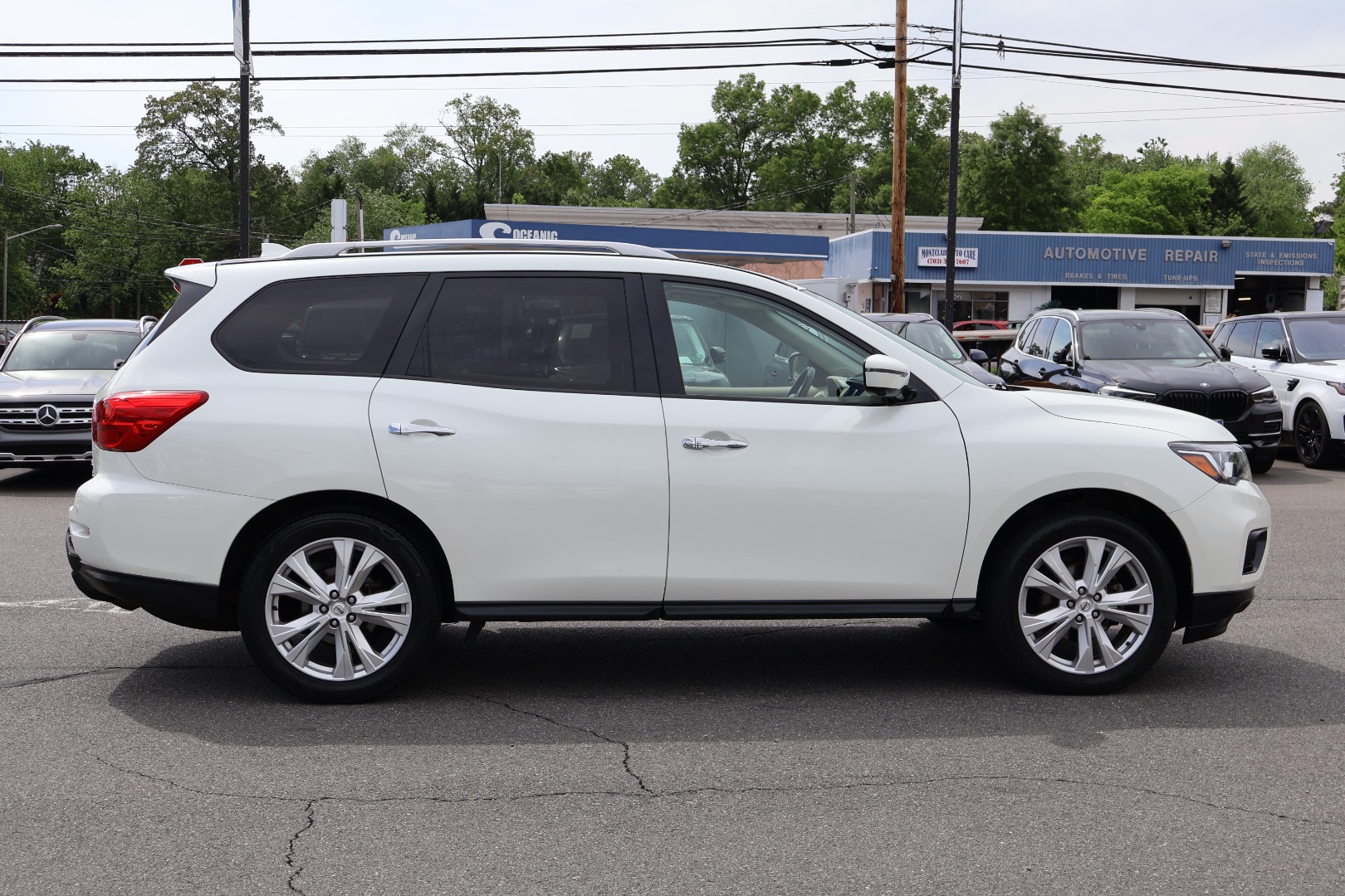 2019 Nissan Pathfinder SL - Photo 8