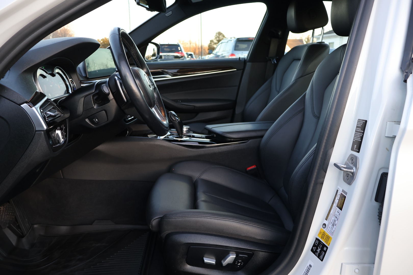 2018 BMW 5 Series 530i - Photo 11