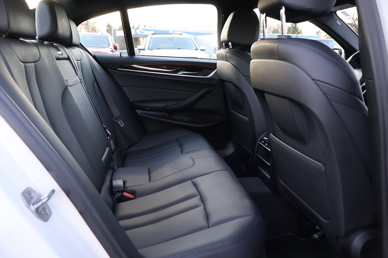 2018 BMW 5 Series 530i - Photo 15