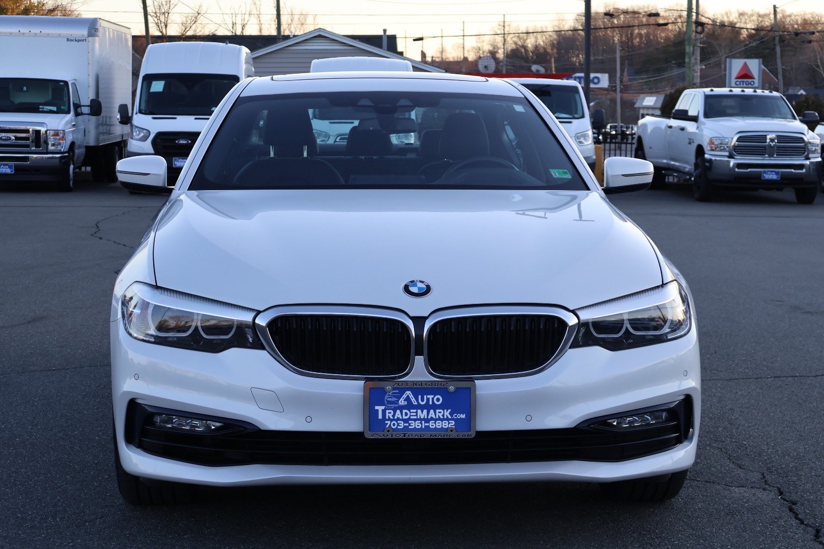 2018 BMW 5 Series 530i - Photo 3
