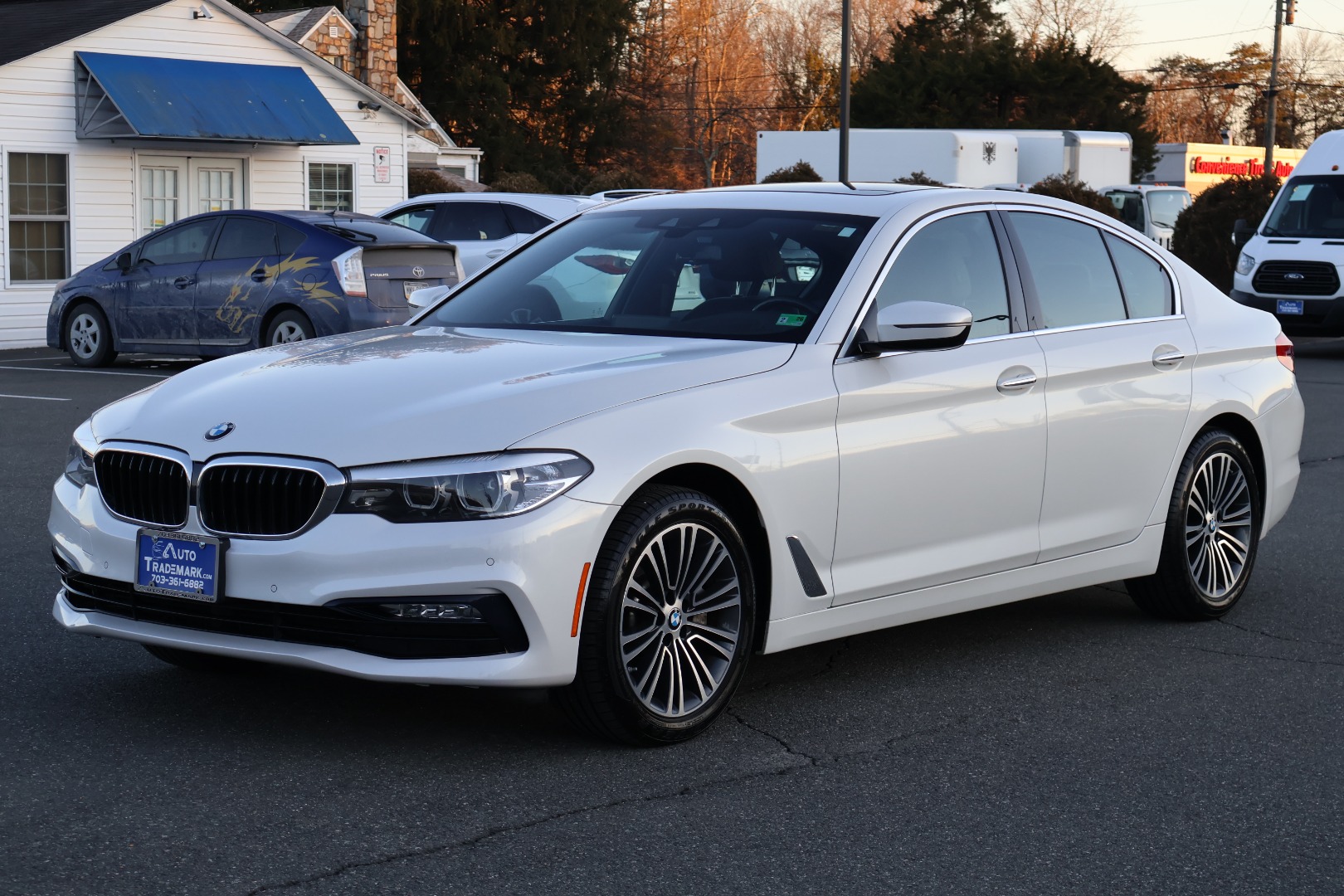 2018 BMW 5 Series 530i - Photo 4