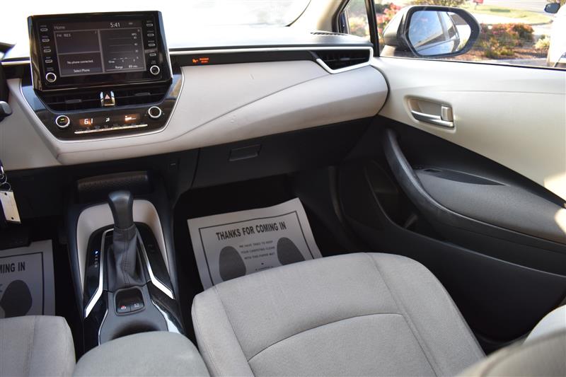 2020 Toyota Corolla LE - Photo 19