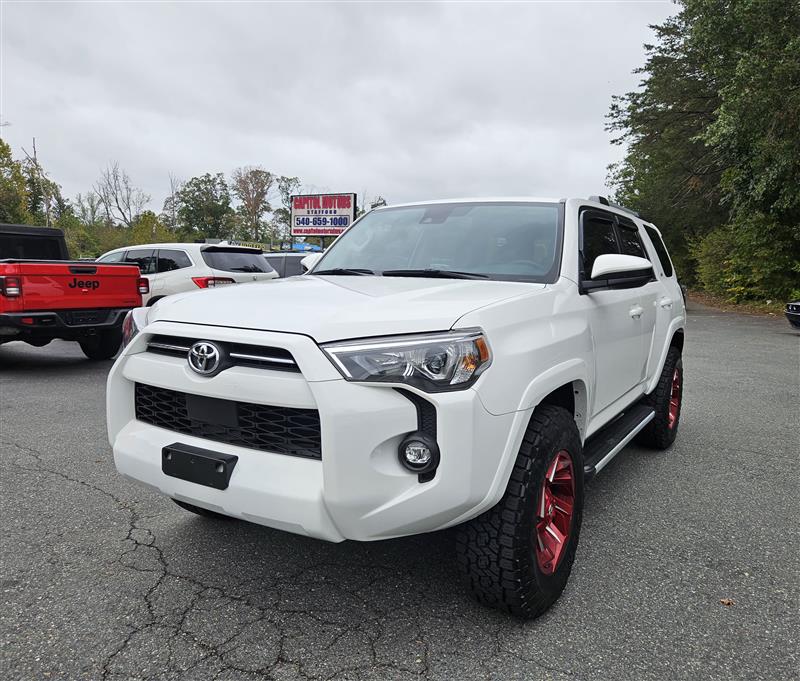 2023 TOYOTA 4RUNNER SR5