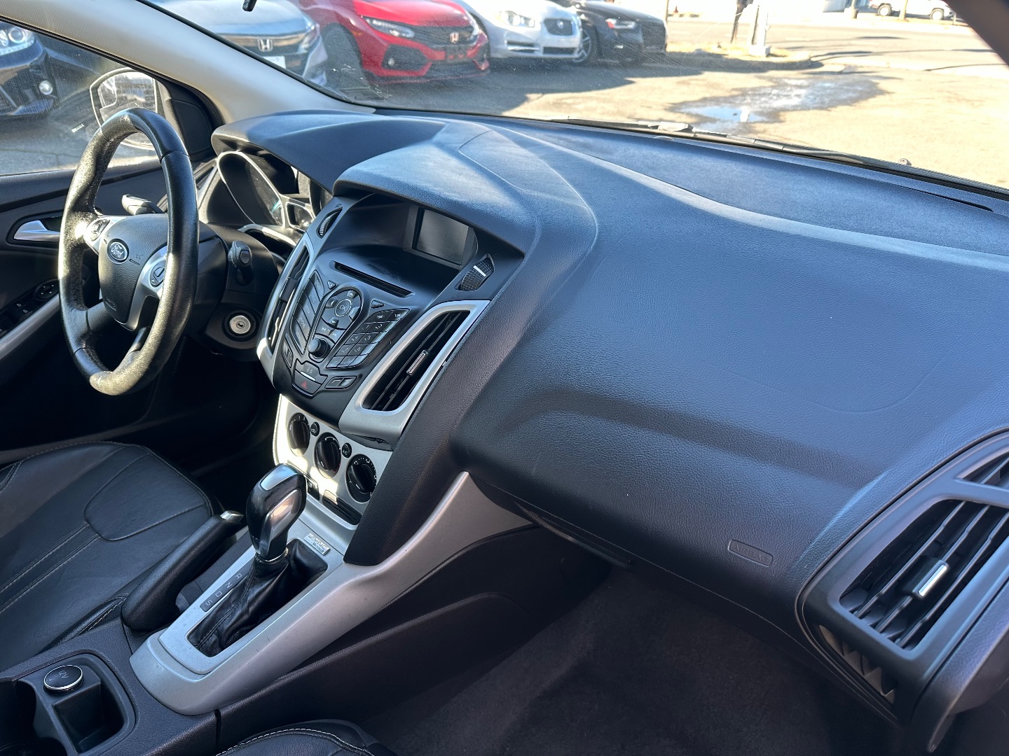 2014 Ford Focus SE - Photo 18