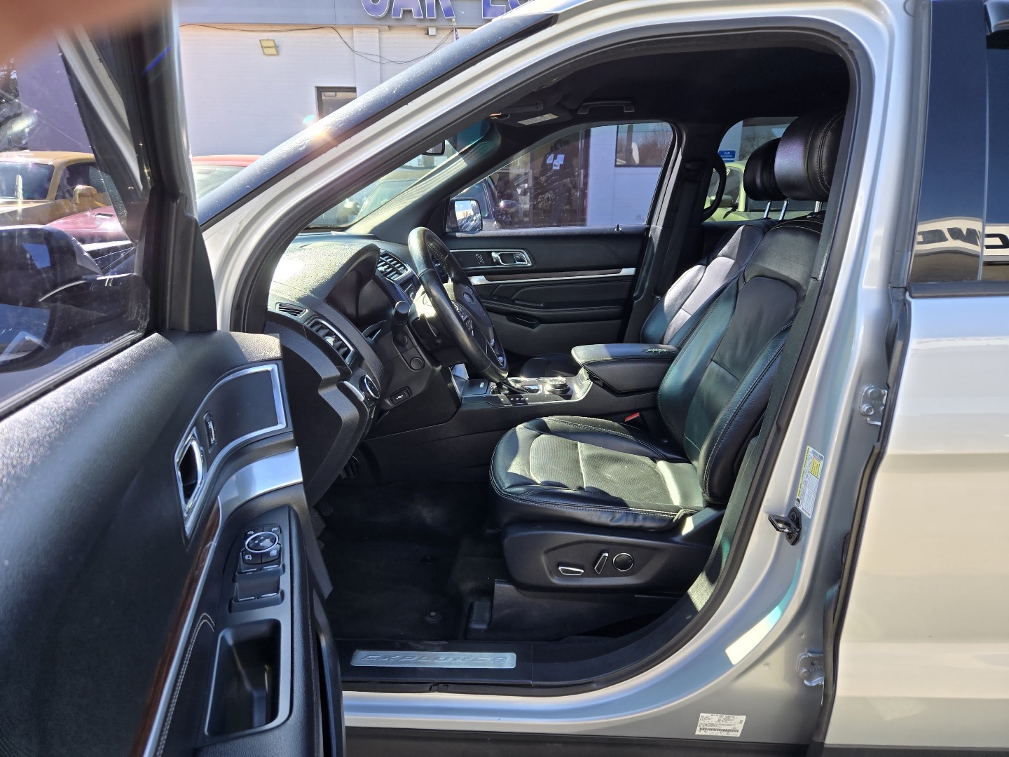 2017 Ford Explorer Limited - Photo 14