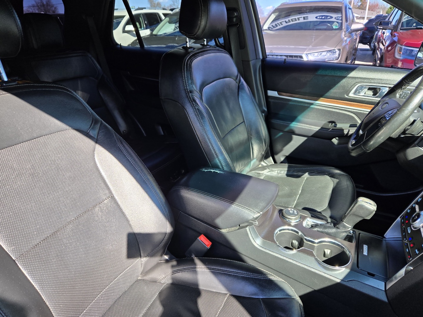 2017 Ford Explorer Limited - Photo 26