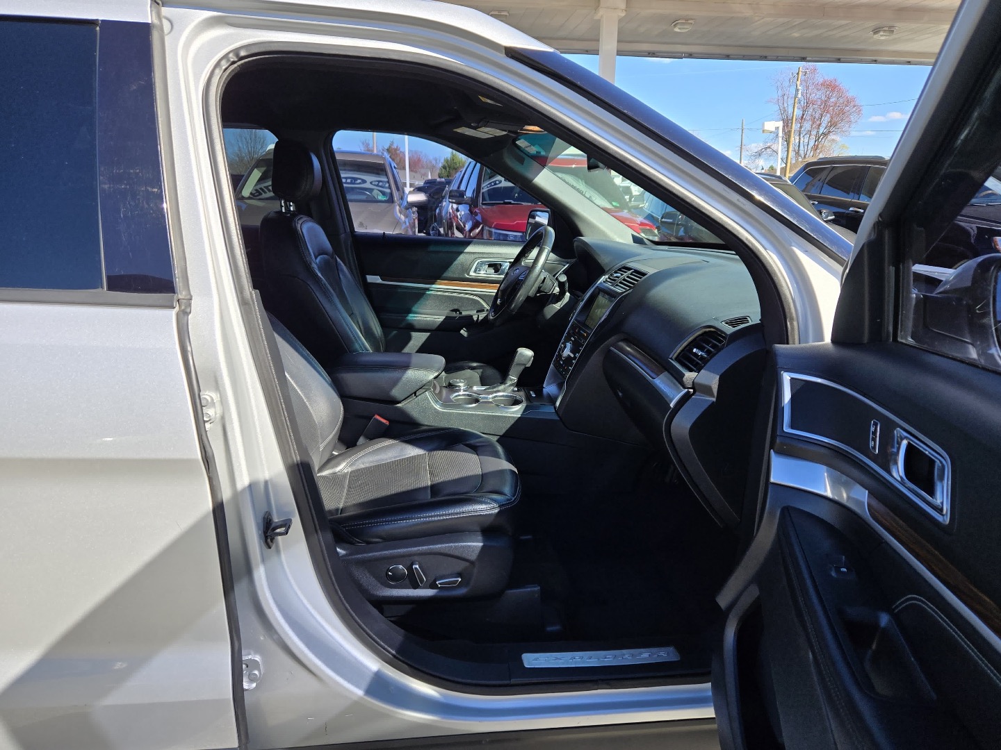 2017 Ford Explorer Limited - Photo 30