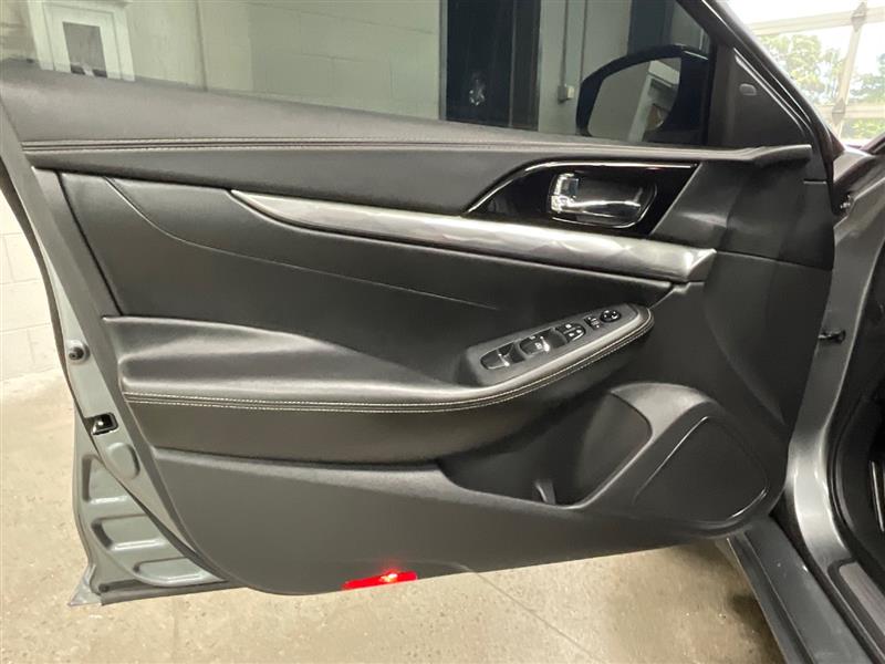 2020 NISSAN MAXIMA SV