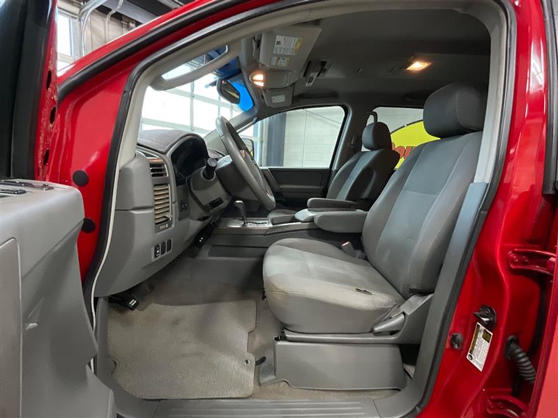 2006 NISSAN TITAN SE