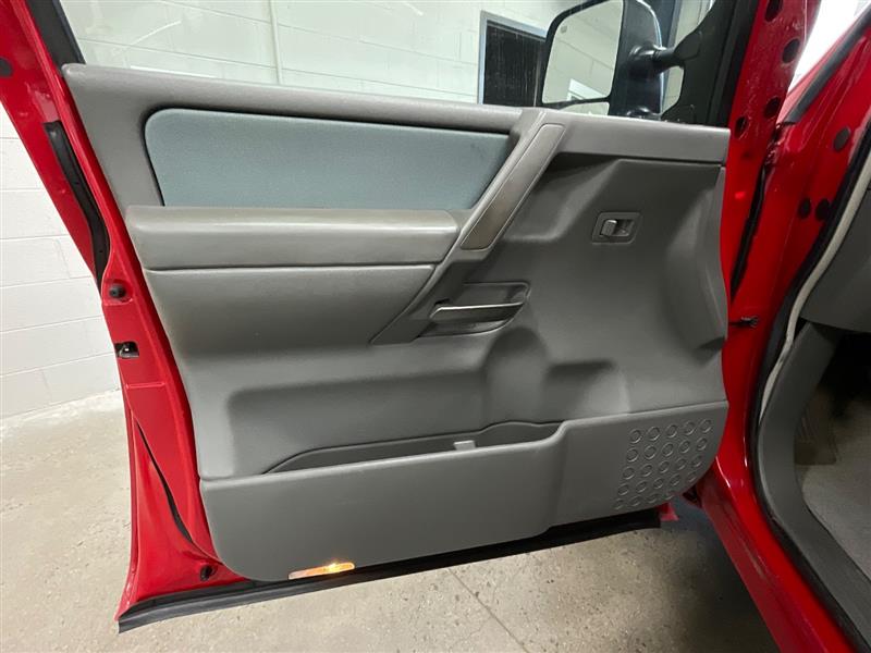 2006 NISSAN TITAN SE