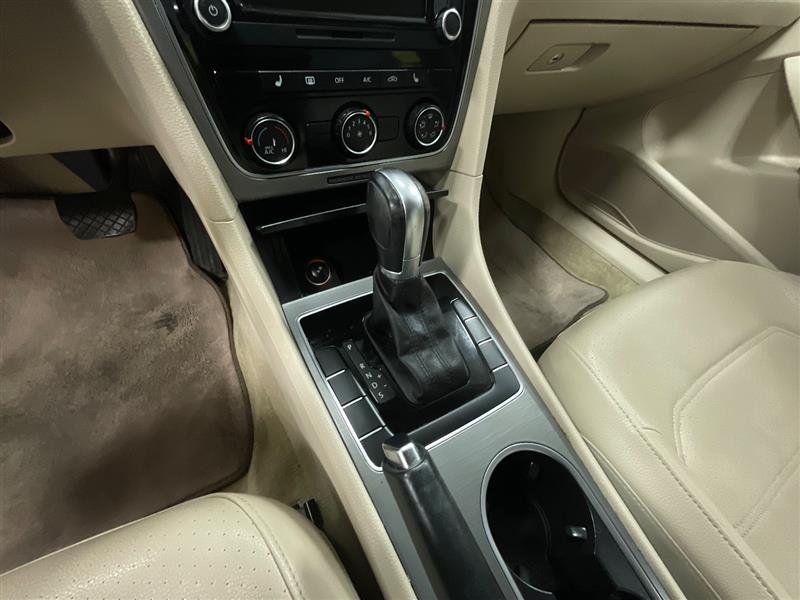 2014 VOLKSWAGEN PASSAT SE