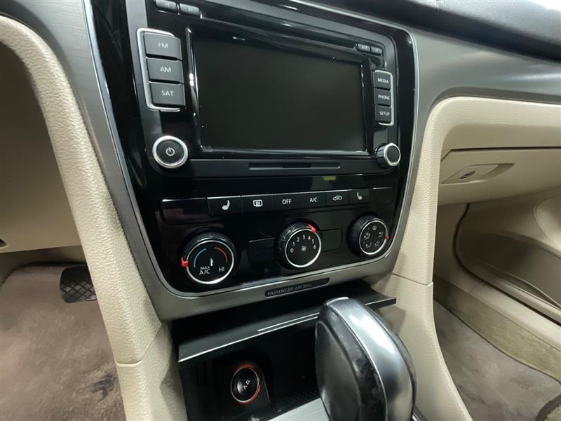 2014 VOLKSWAGEN PASSAT SE