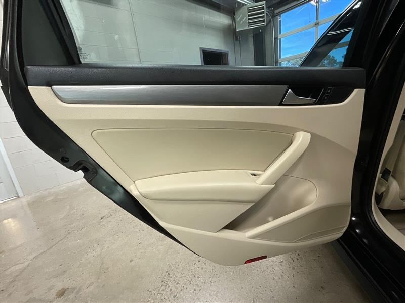 2014 VOLKSWAGEN PASSAT SE