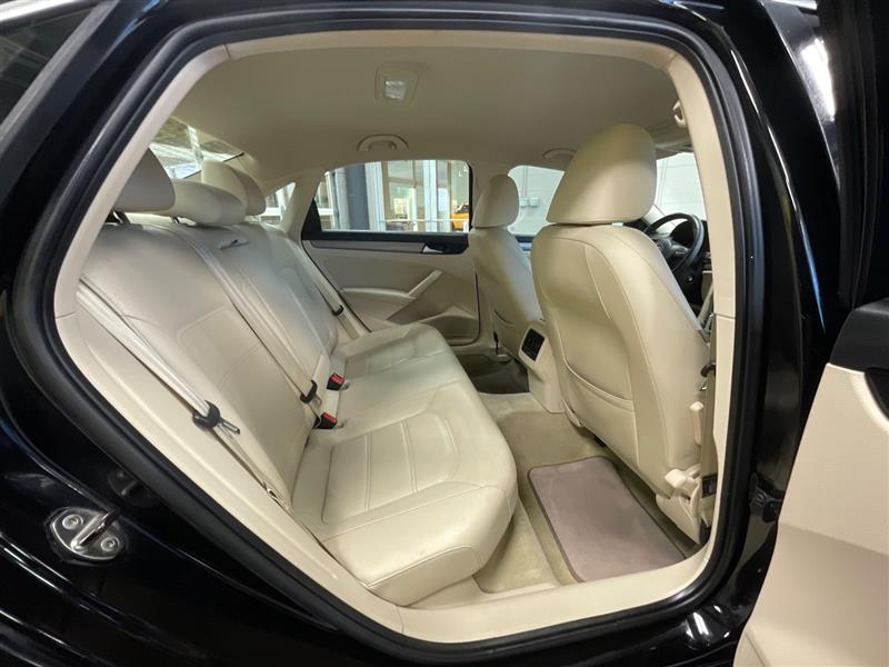 2014 VOLKSWAGEN PASSAT SE