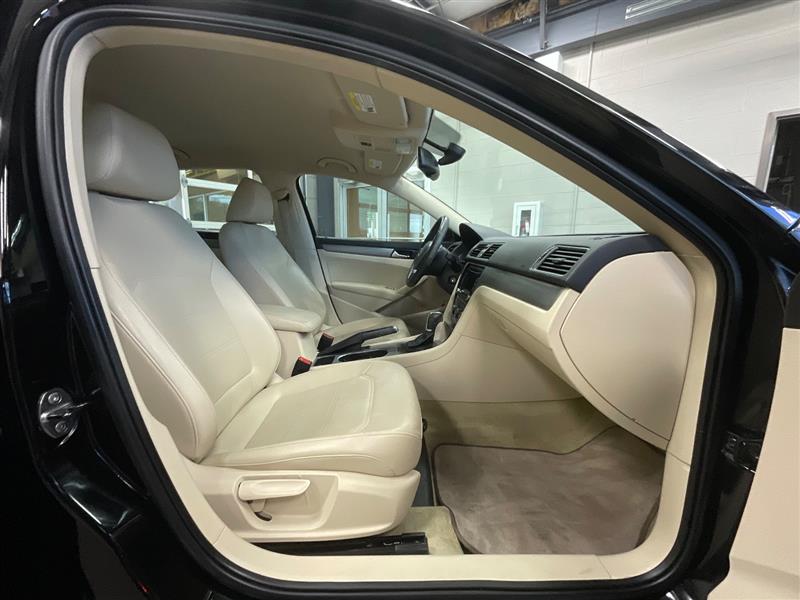 2014 VOLKSWAGEN PASSAT SE