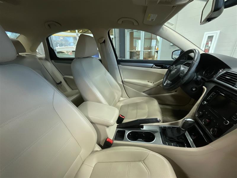 2014 VOLKSWAGEN PASSAT SE