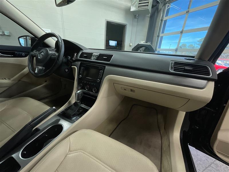 2014 VOLKSWAGEN PASSAT SE