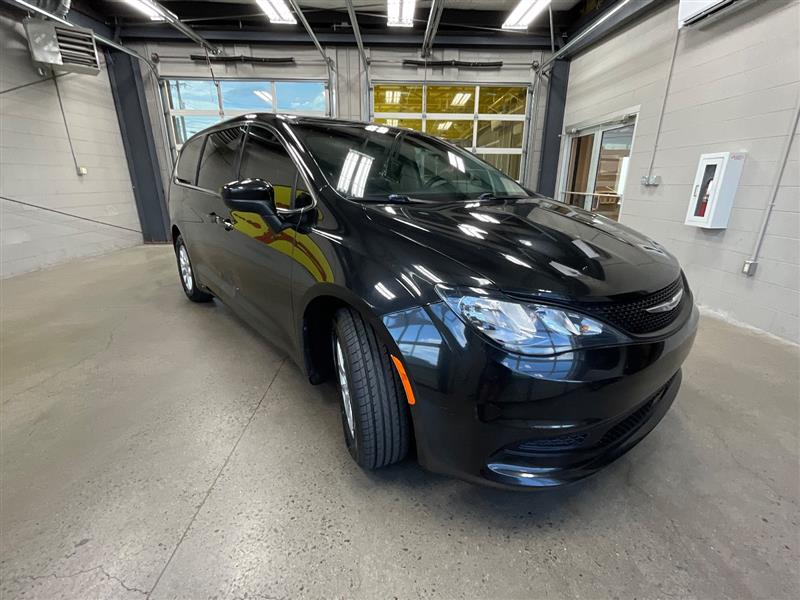 2022 CHRYSLER VOYAGER LX