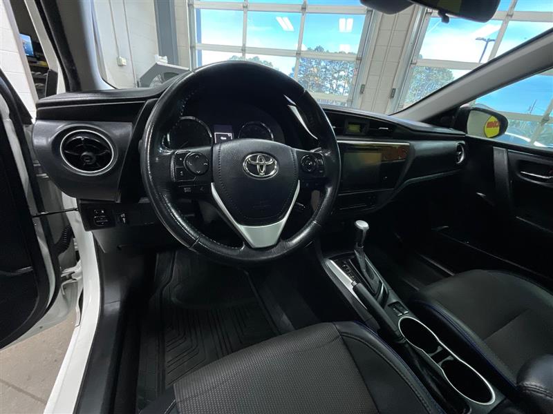 2019 TOYOTA COROLLA SE