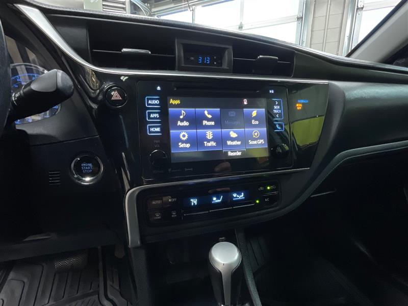 2019 TOYOTA COROLLA SE