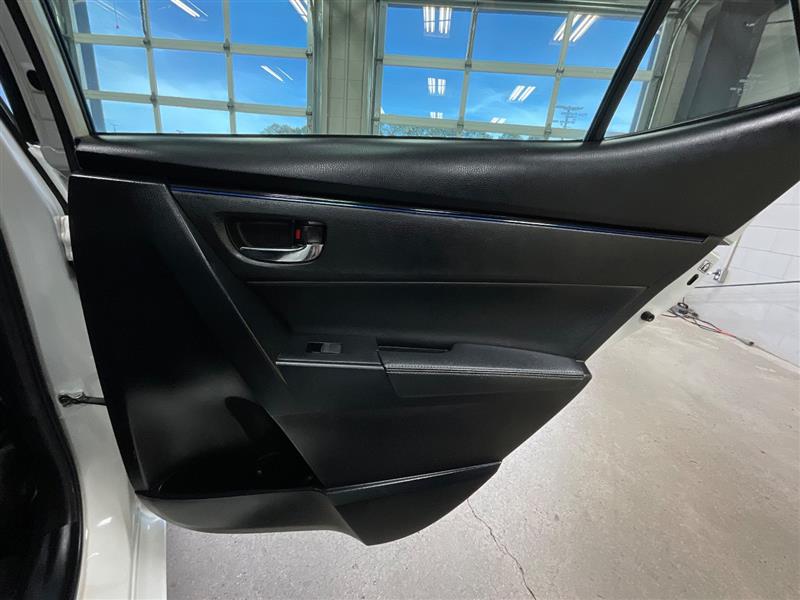 2019 TOYOTA COROLLA SE