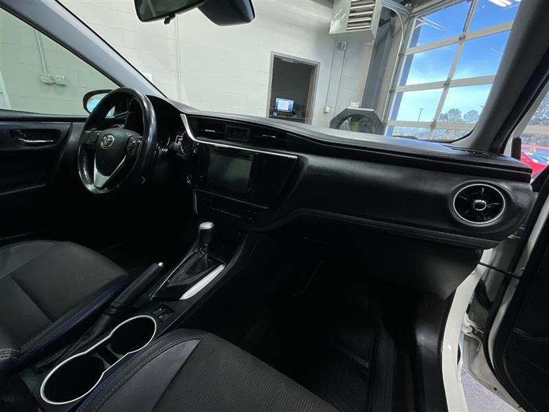 2019 TOYOTA COROLLA SE