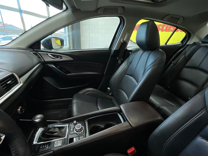 2017 MAZDA MAZDA3 TOURING