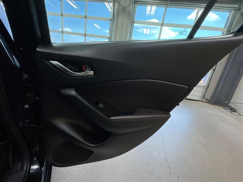 2017 MAZDA MAZDA3 TOURING