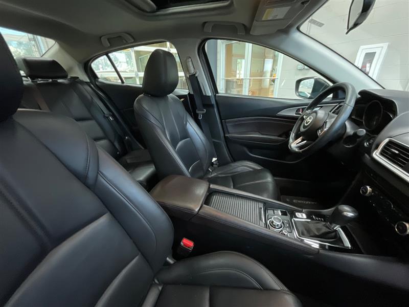 2017 MAZDA MAZDA3 TOURING