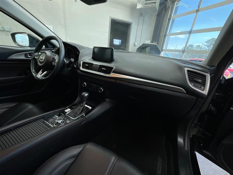 2017 MAZDA MAZDA3 TOURING