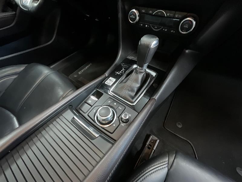 2017 MAZDA MAZDA3 TOURING