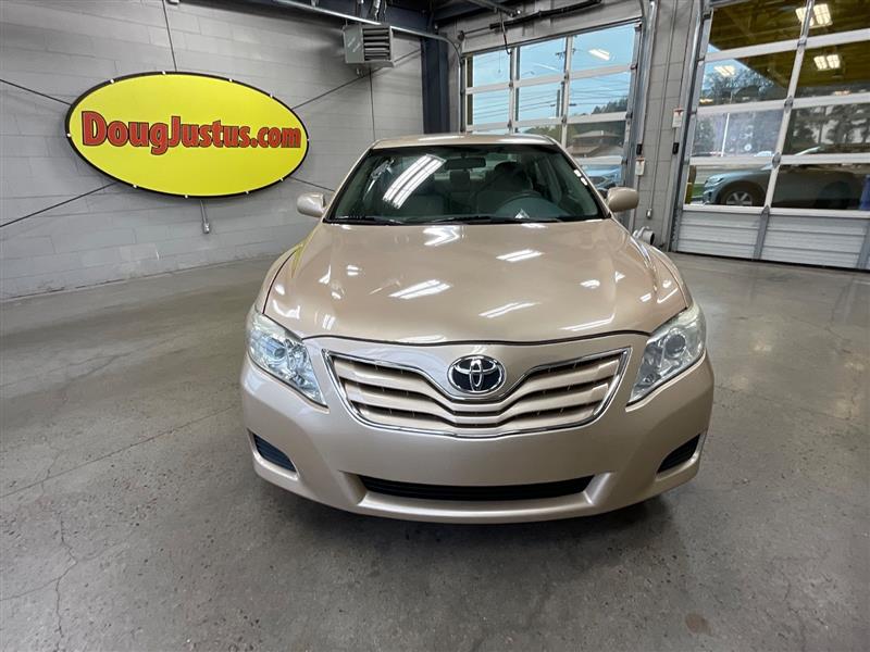 2010 TOYOTA CAMRY LE