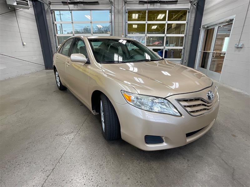 2010 TOYOTA CAMRY LE