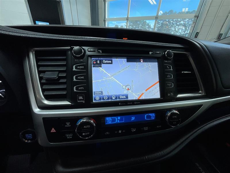 2016 TOYOTA HIGHLANDER LIMITED