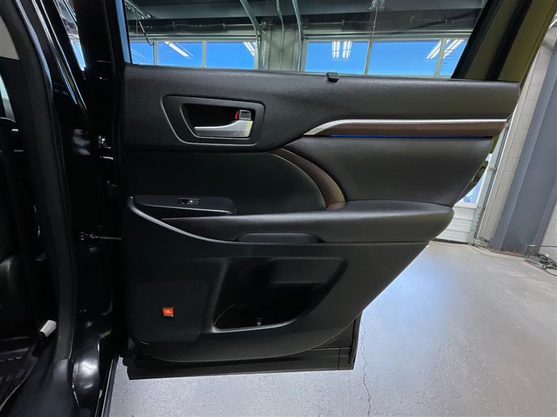 2016 TOYOTA HIGHLANDER LIMITED