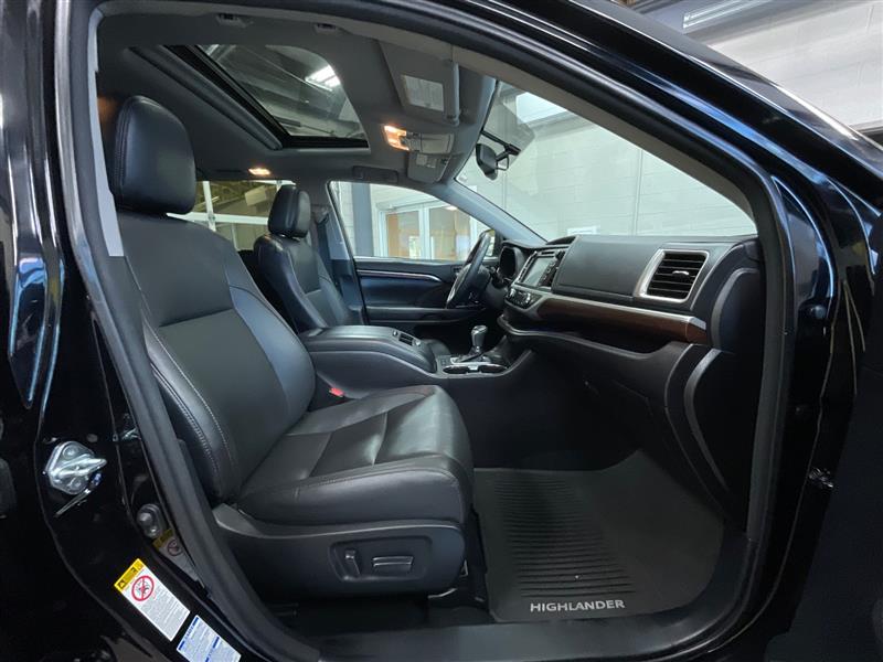 2016 TOYOTA HIGHLANDER LIMITED