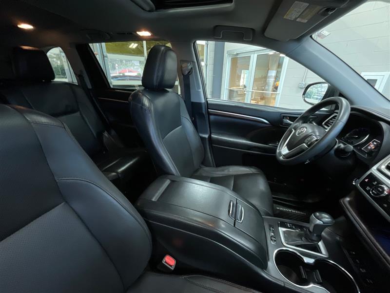 2016 TOYOTA HIGHLANDER LIMITED