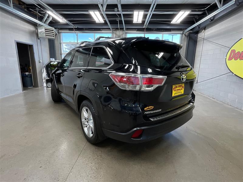 2016 TOYOTA HIGHLANDER LIMITED