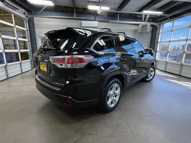 2016 TOYOTA HIGHLANDER LIMITED