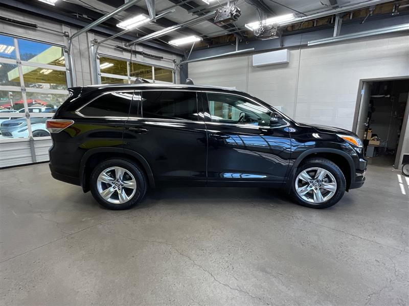 2016 TOYOTA HIGHLANDER LIMITED