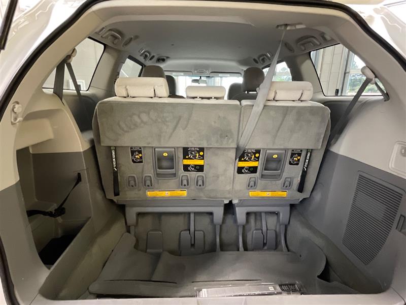 2012 TOYOTA SIENNA 