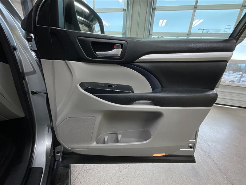 2015 TOYOTA HIGHLANDER XLE