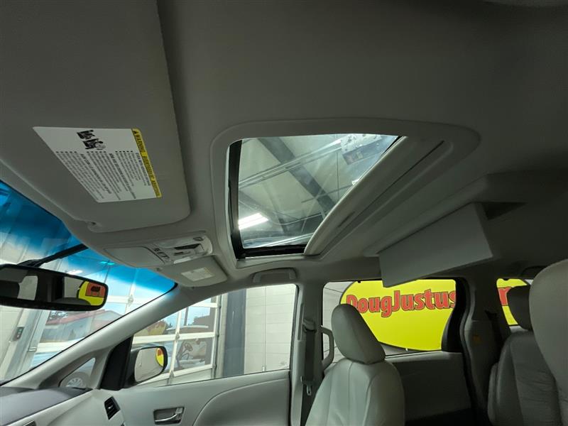 2011 TOYOTA SIENNA XLE 8 PASSENGER