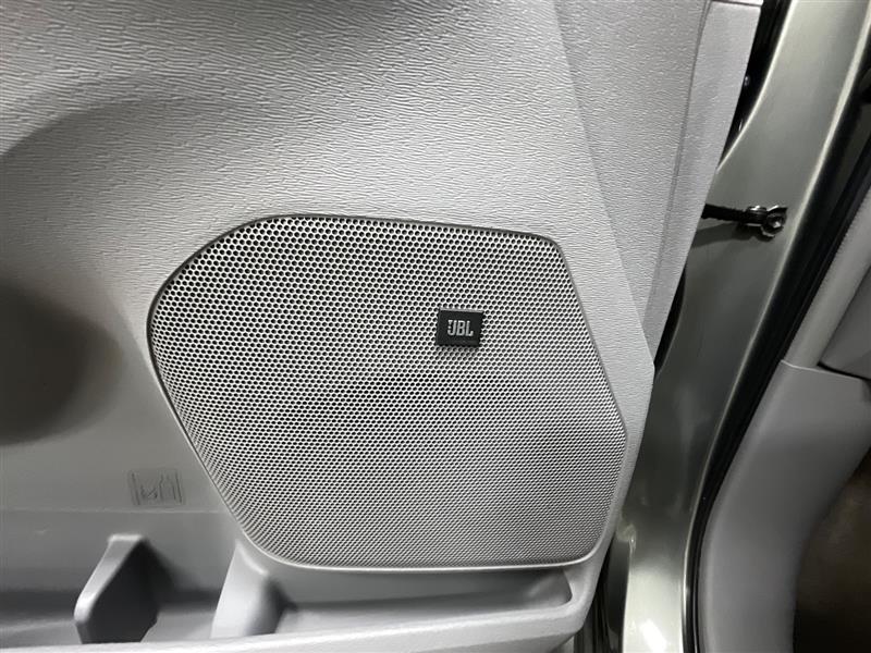 2011 TOYOTA SIENNA XLE 8 PASSENGER