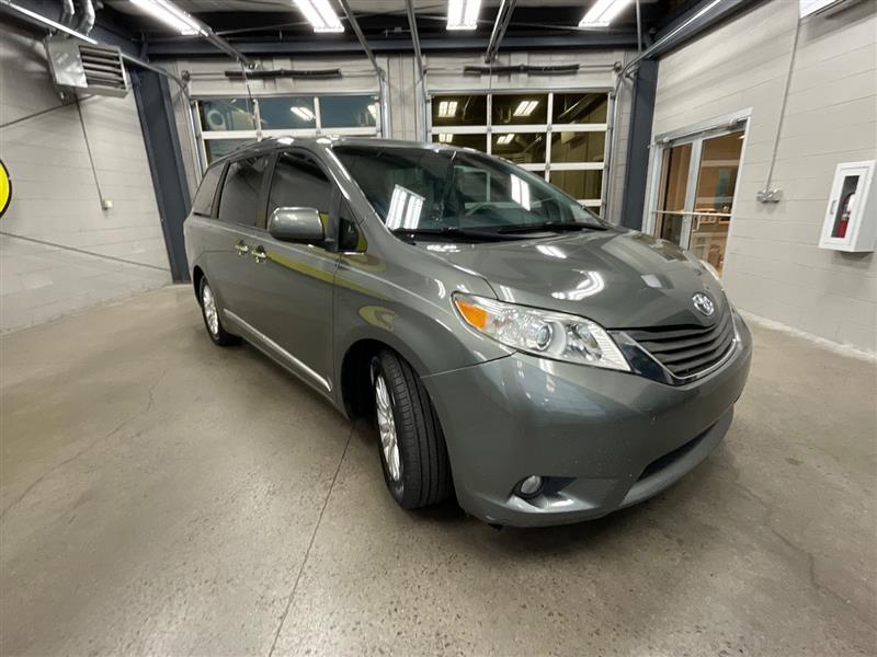 2011 TOYOTA SIENNA XLE 8 PASSENGER