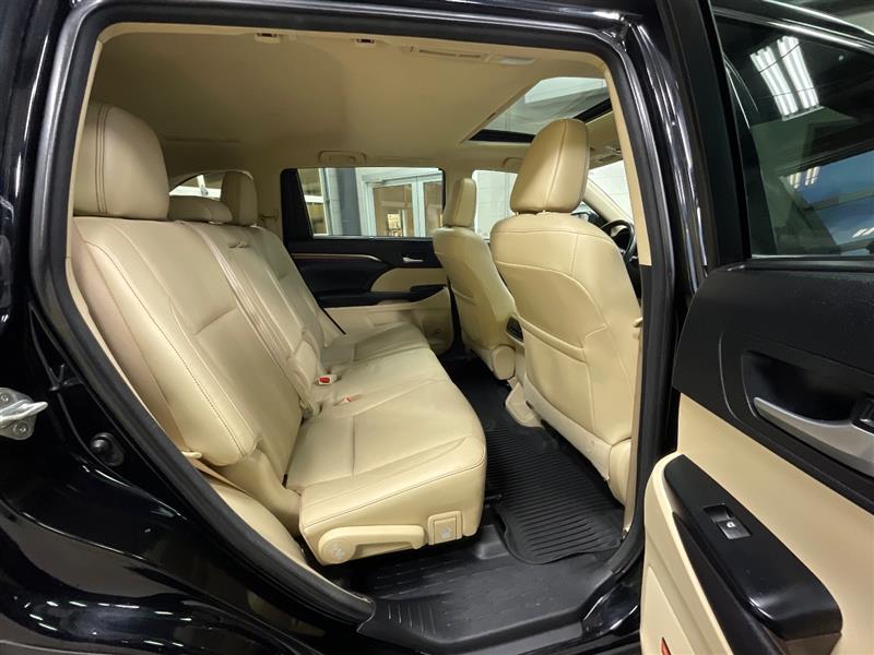 2017 TOYOTA HIGHLANDER LIMITED