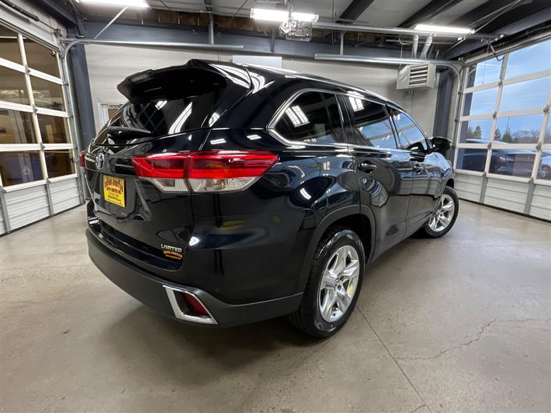 2017 TOYOTA HIGHLANDER LIMITED