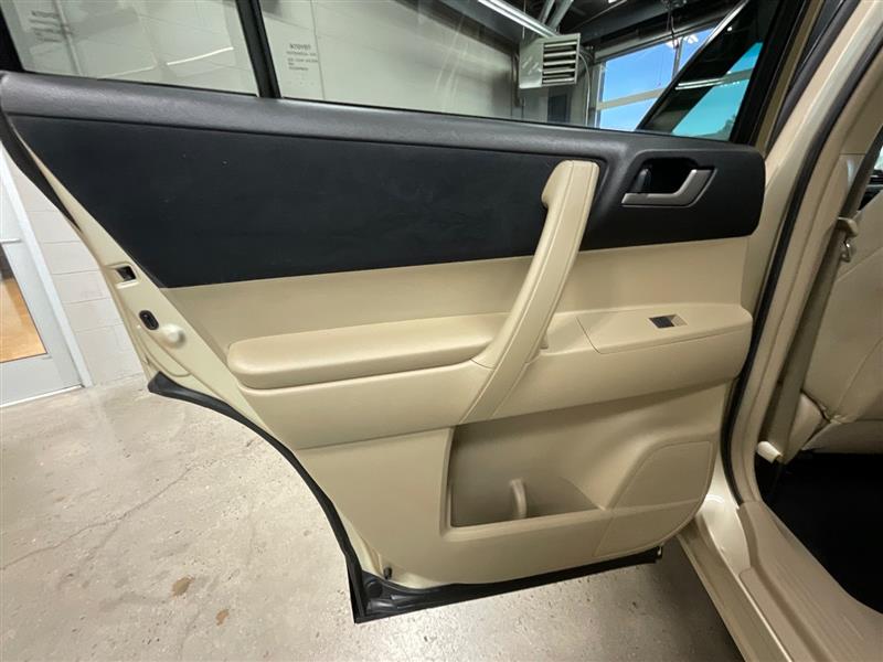 2012 TOYOTA HIGHLANDER 