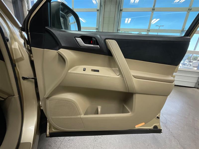 2012 TOYOTA HIGHLANDER 