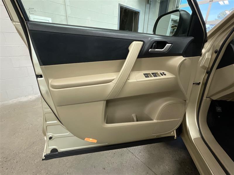 2012 TOYOTA HIGHLANDER 